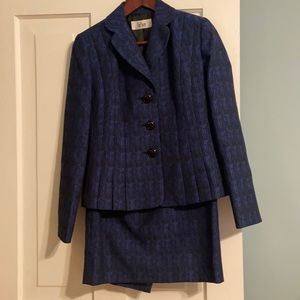 Le Suit 2 piece black and white business suit